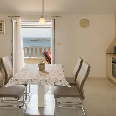 Apartment Lucija